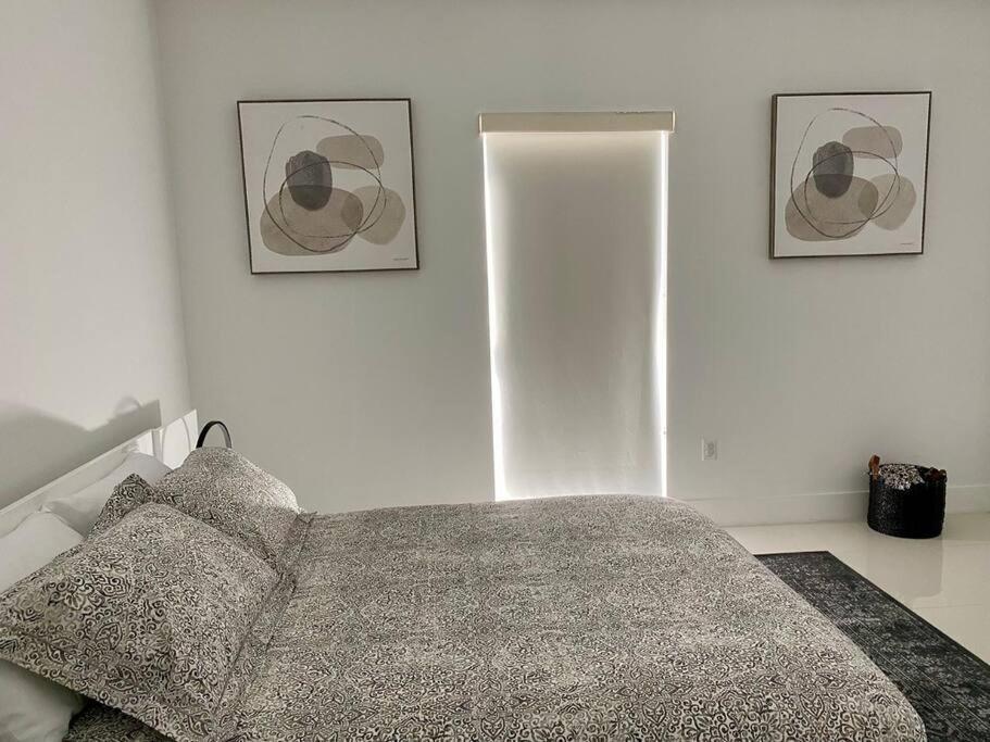 Across The Ocean Few Steps To Beach Contemporary Three Bedroom Townhouse ポンパノビーチ エクステリア 写真