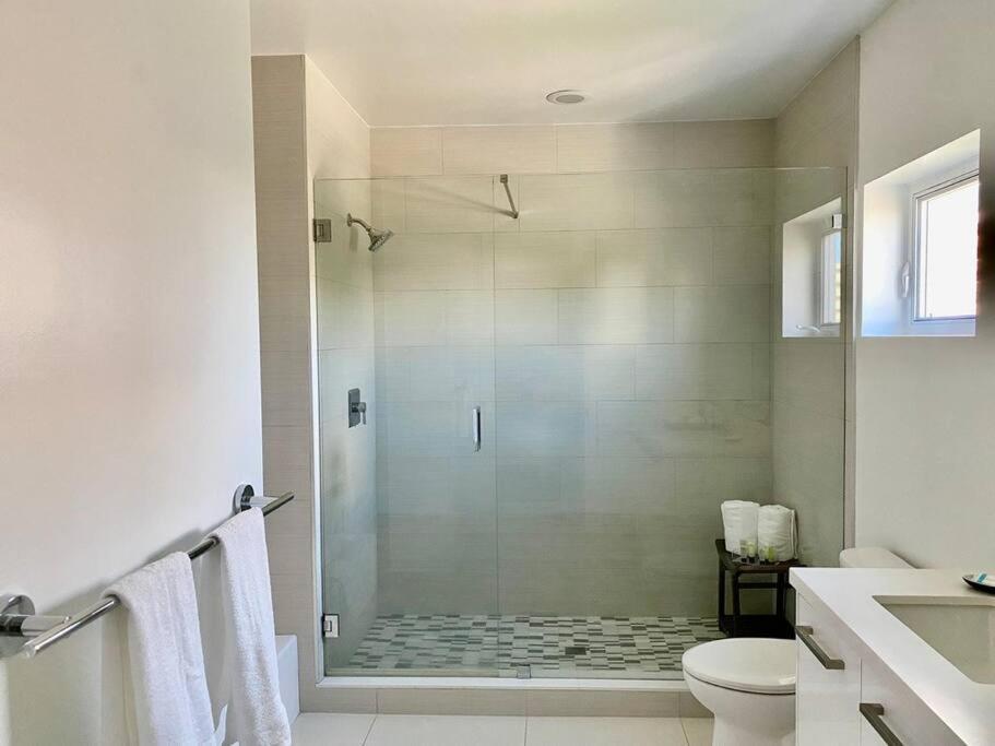 Across The Ocean Few Steps To Beach Contemporary Three Bedroom Townhouse ポンパノビーチ エクステリア 写真