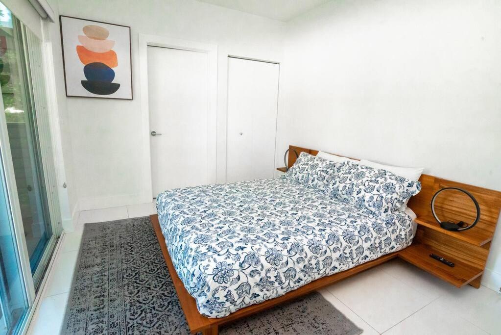 Across The Ocean Few Steps To Beach Contemporary Three Bedroom Townhouse ポンパノビーチ エクステリア 写真